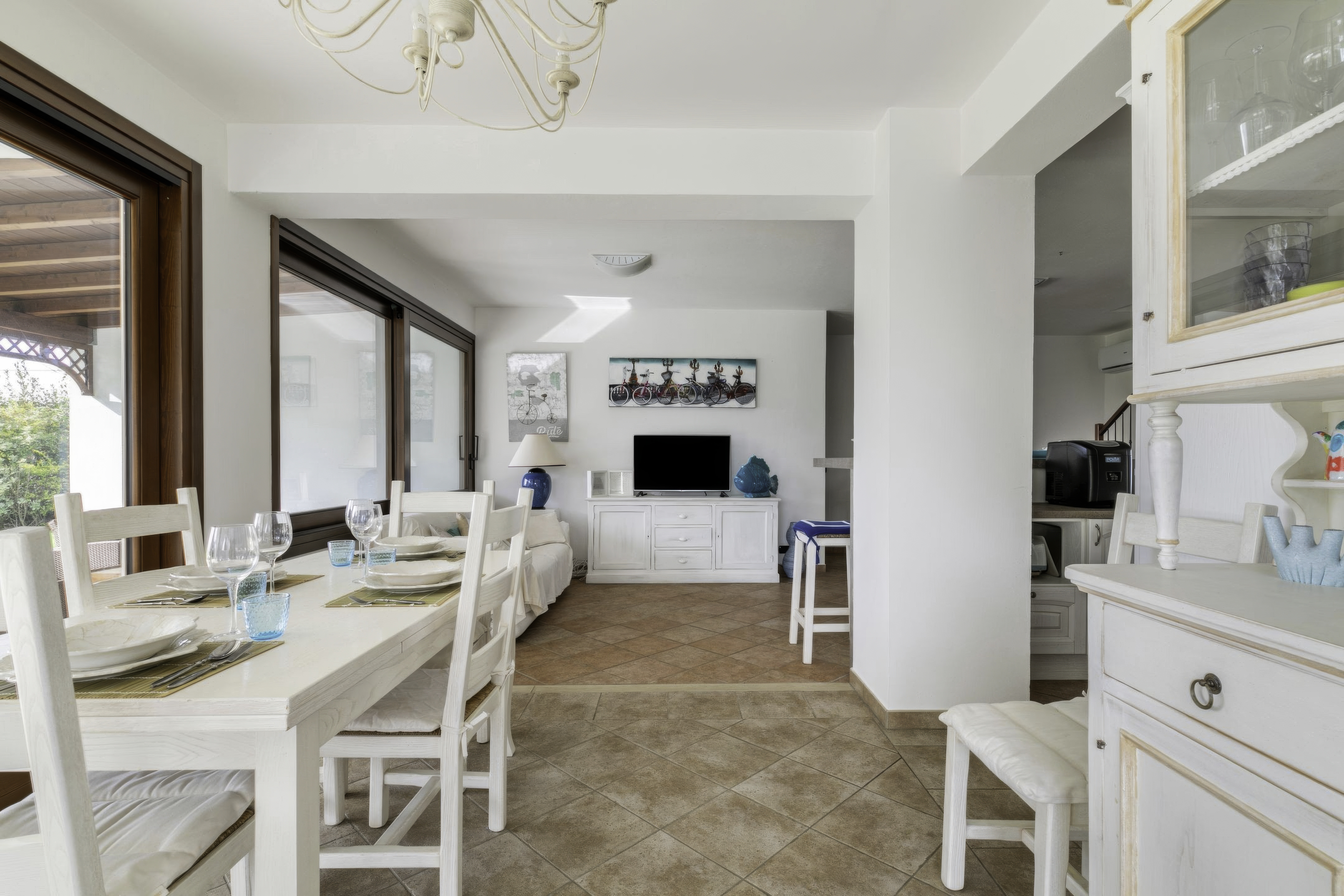 Villa Albarella dining area